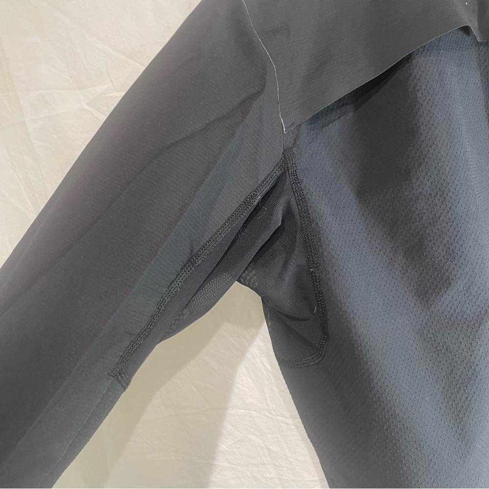 lululemon athletica on run Black Utility Jacket - Picture 6 of 9